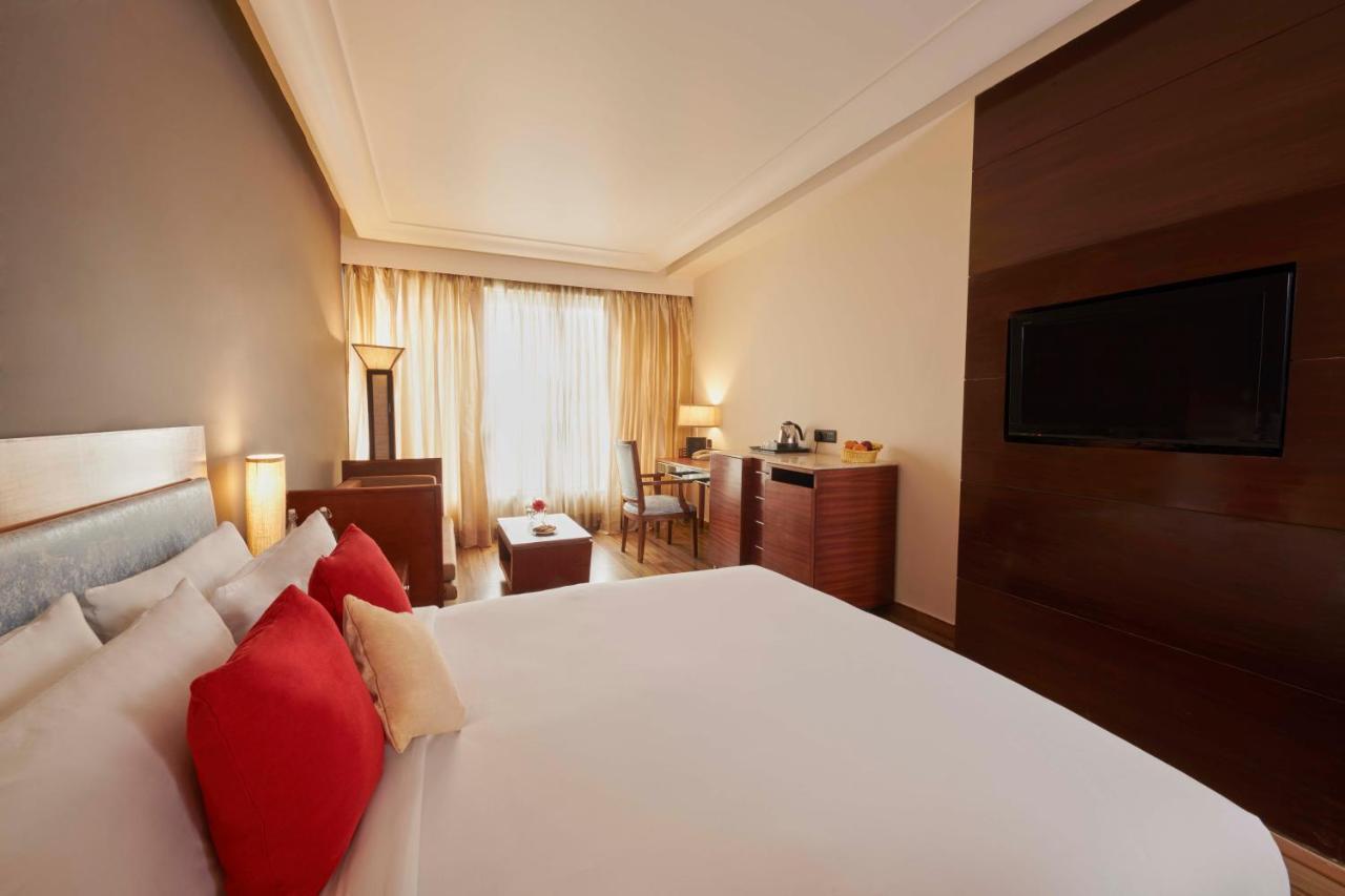 The Galgotias Hotel Gurugram Gurgaon Exterior photo