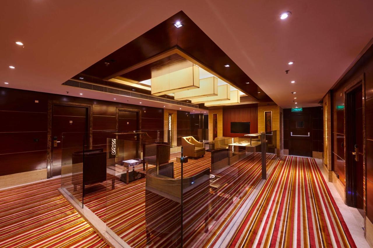 The Galgotias Hotel Gurugram Gurgaon Exterior photo