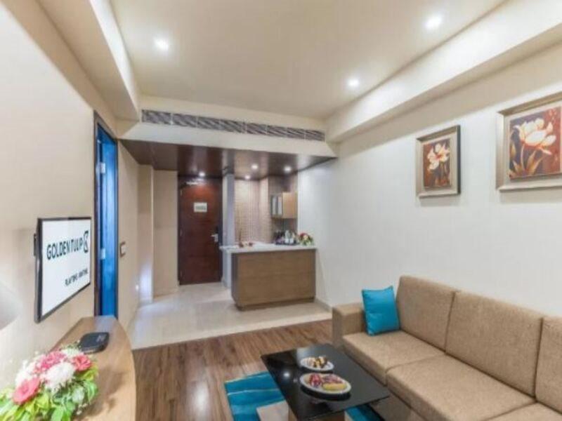 The Galgotias Hotel Gurugram Gurgaon Exterior photo