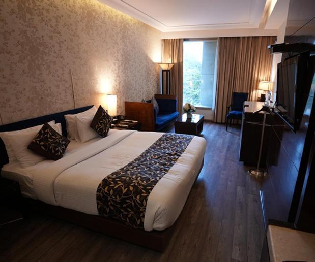 The Galgotias Hotel Gurugram Gurgaon Exterior photo